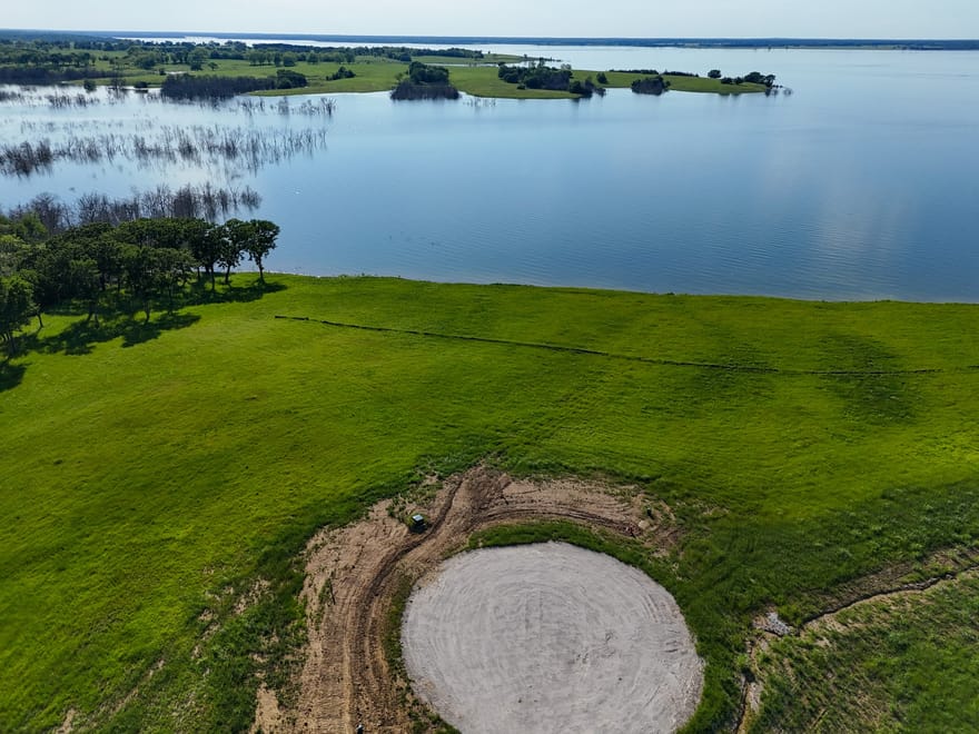 437 Harborside Terrace, Windom, Texas