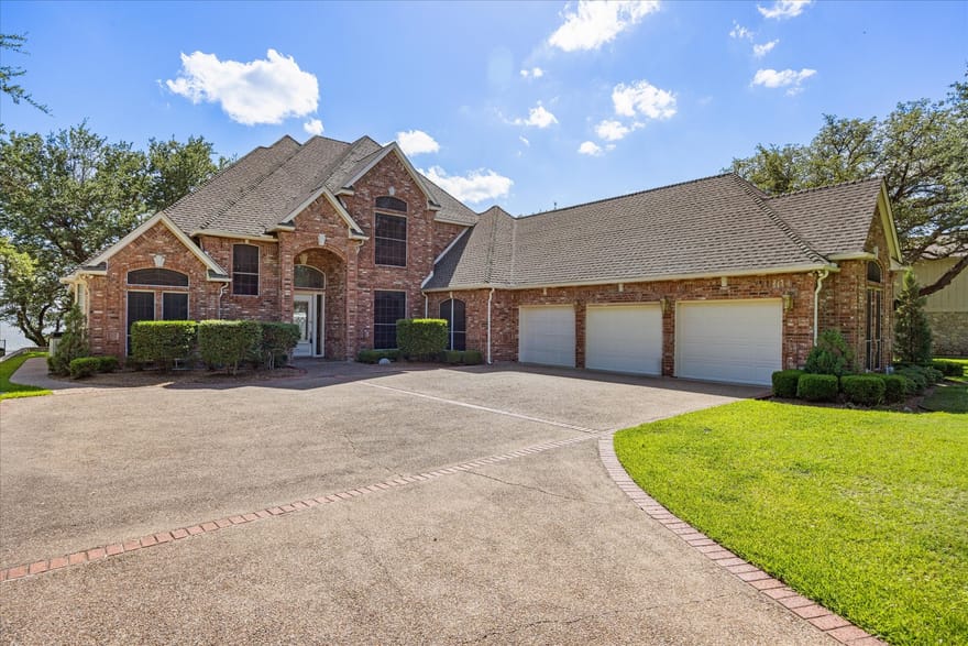 5202 Comanche Vista Trail, Granbury, Texas