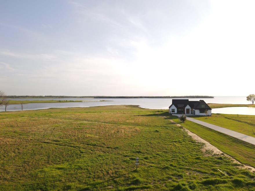 405 Sailview Court, Honey Grove, Texas