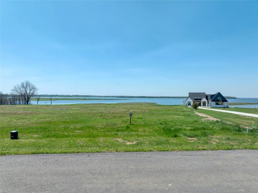 405 Sailview Court, Honey Grove, Texas