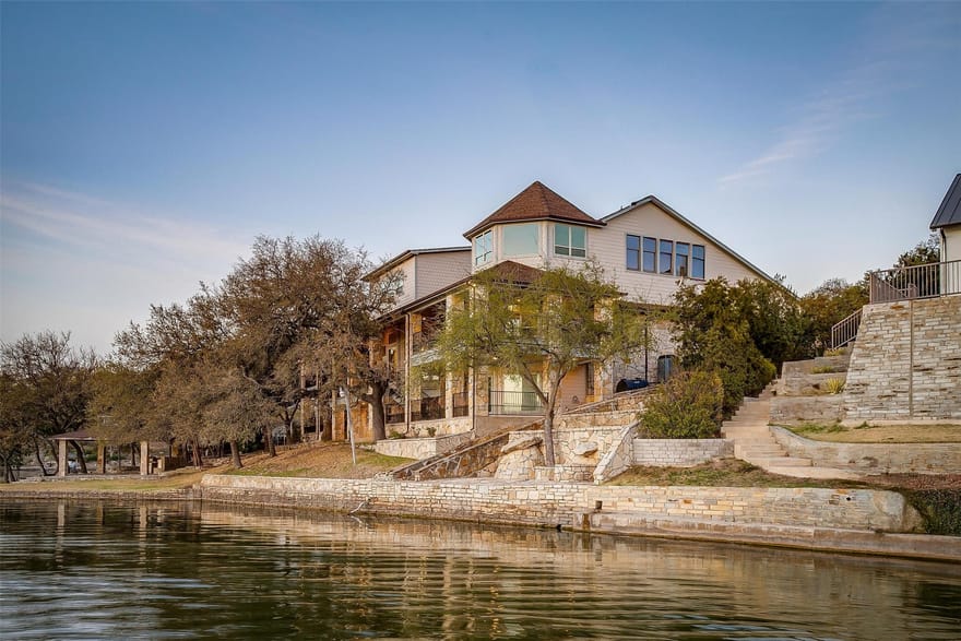 5010 Comanche Vista Court, De Cordova, Texas