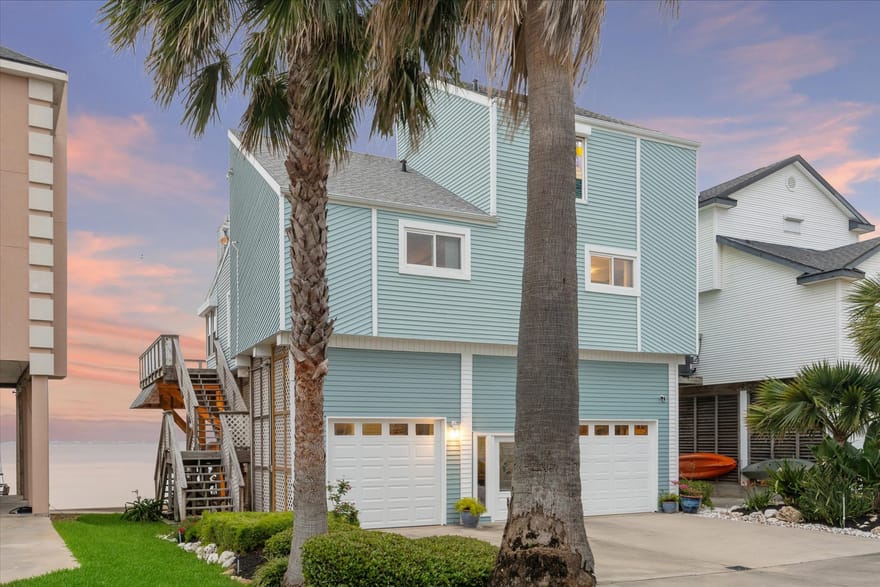 251 Isles End Road, Tiki Island, Texas