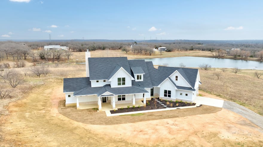 117 Mustang Springs Circle, Sunset, Texas