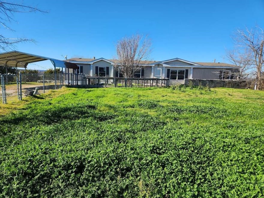 7640 Wd Court, Lipan, Texas