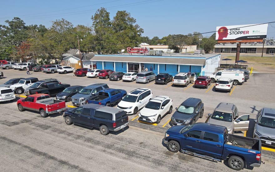 1403 N Navarro Street, Victoria, Texas