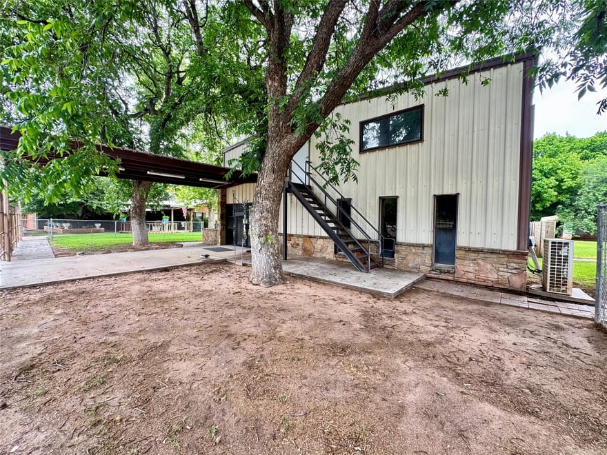 321 N West Street, Buffalo Gap, Texas