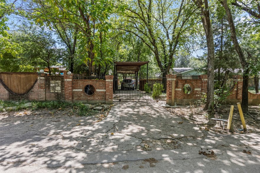 1152 Elva Warren Street, Fort Worth, Texas