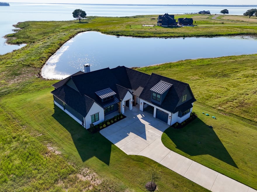 415 Sailview Court, Honey Grove, Texas
