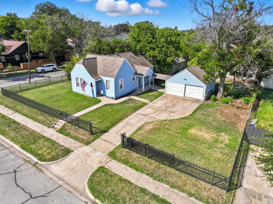 3244 Ryan Avenue, Fort Worth, Texas
