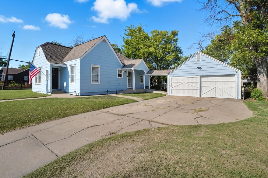 3244 Ryan Avenue, Fort Worth, Texas