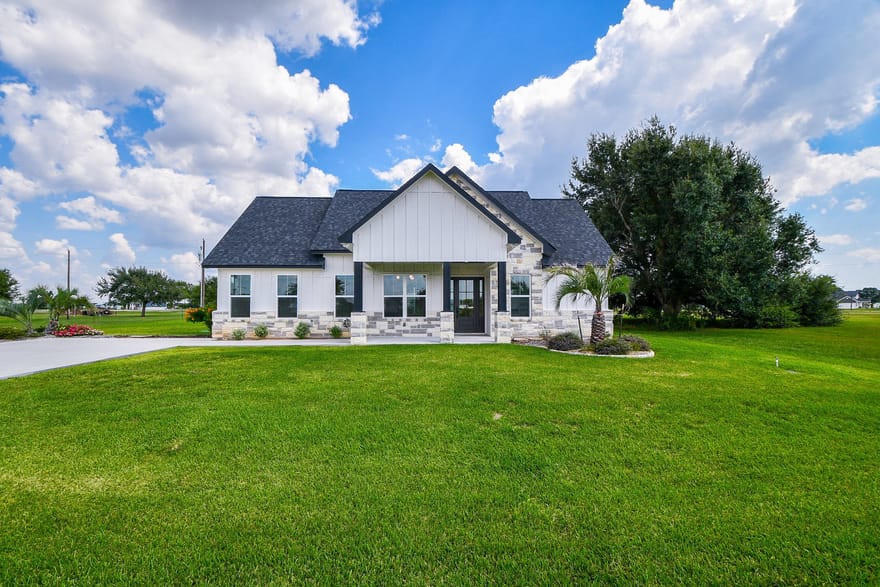 595 Buckskin Drive, Palacios, Texas