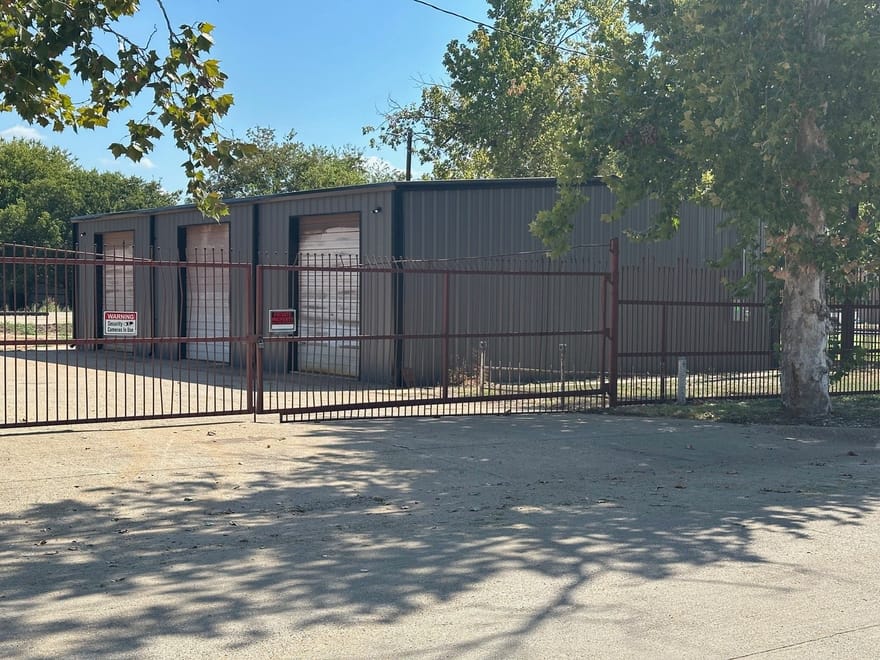 614 N Crockett Street, Granbury, Texas