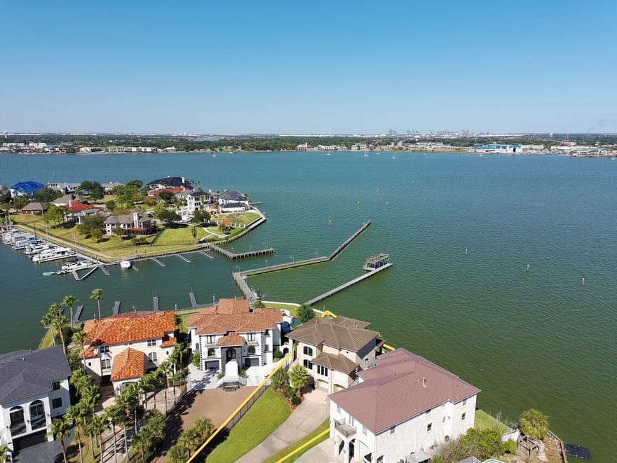 2242 Marina Way, League City, Texas