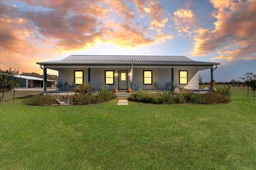 3050 Wolf Front Road, Van Alstyne, Texas