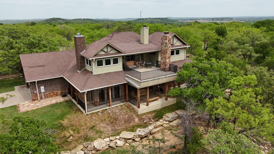 735 Gresham Lane, Jacksboro, Texas