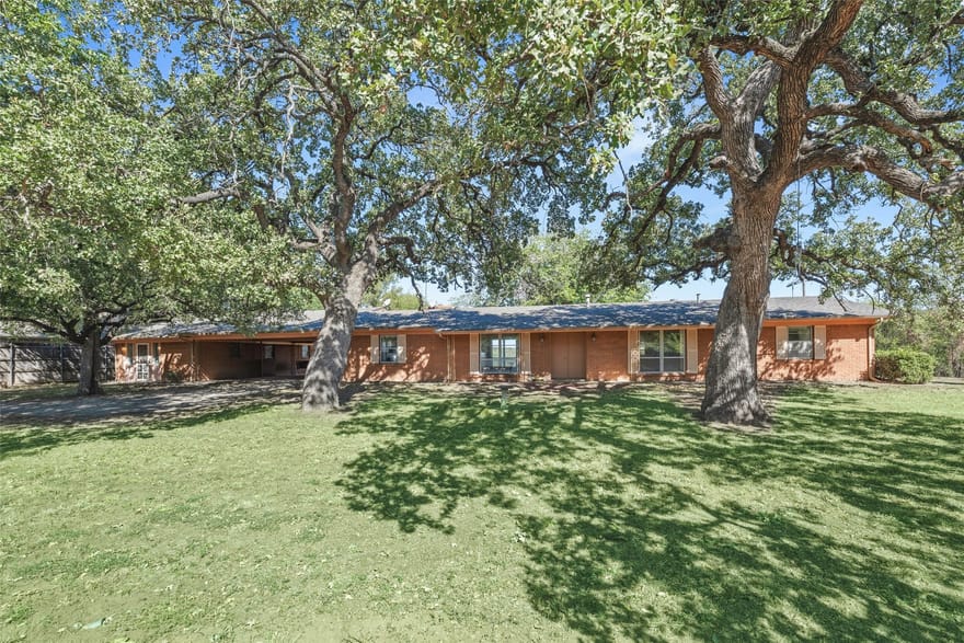 3055 Midway Road, Grapevine, Texas