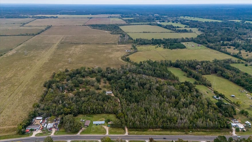 1563 Highway 105, Liberty, Texas
