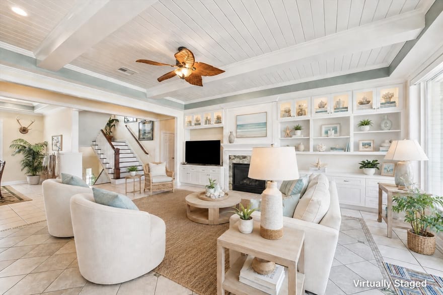 102 Bamaku Bend, Tiki Island, Texas