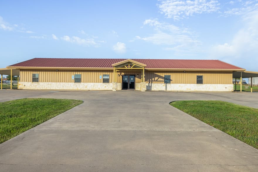 2719 Church Street, Gonzales, Texas