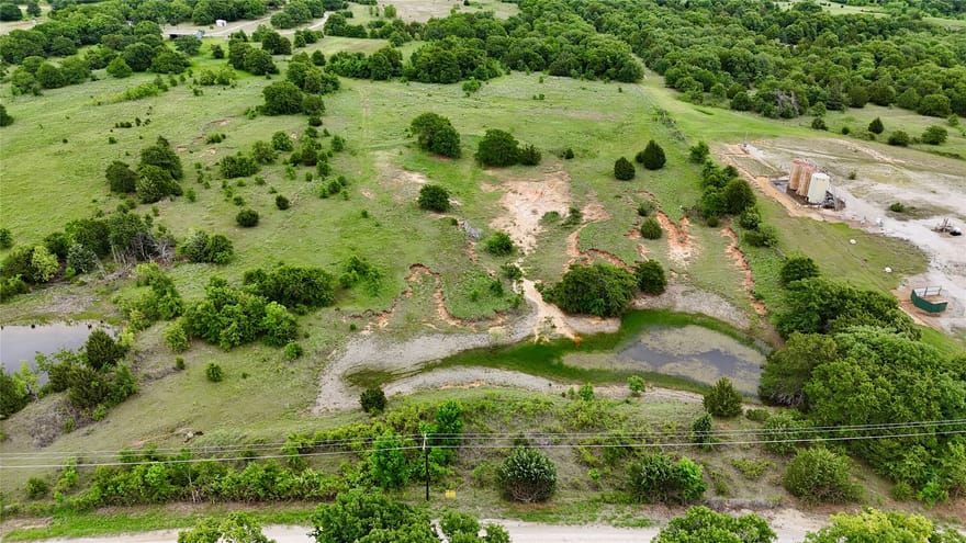 2753 Big Tree Road, Montague, Texas