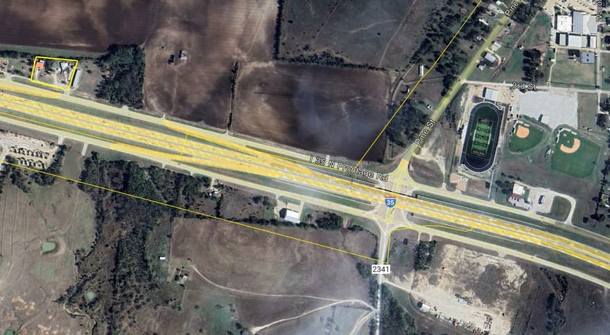 1056-1058 Ih 35, Abbott, Texas