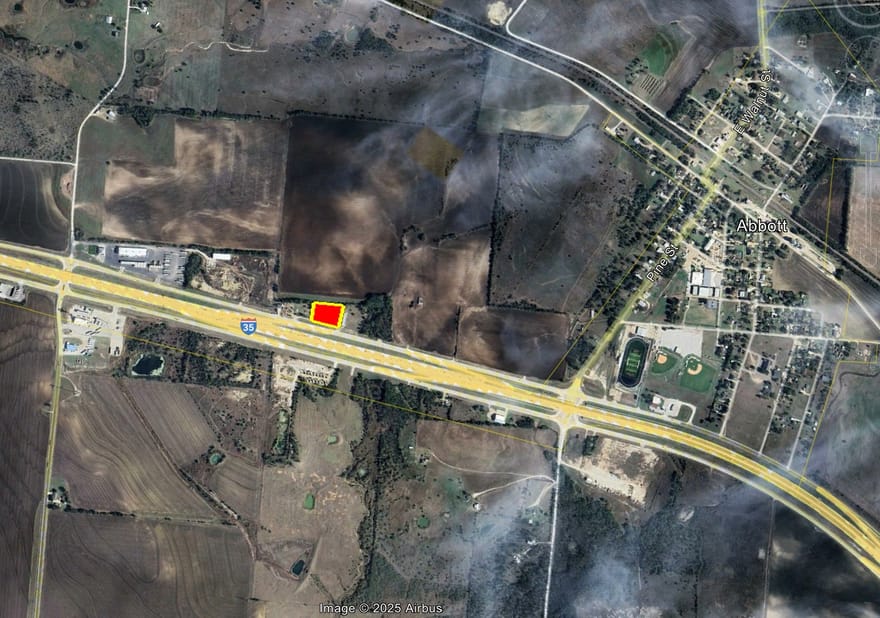 1056-1058 Ih 35, Abbott, Texas