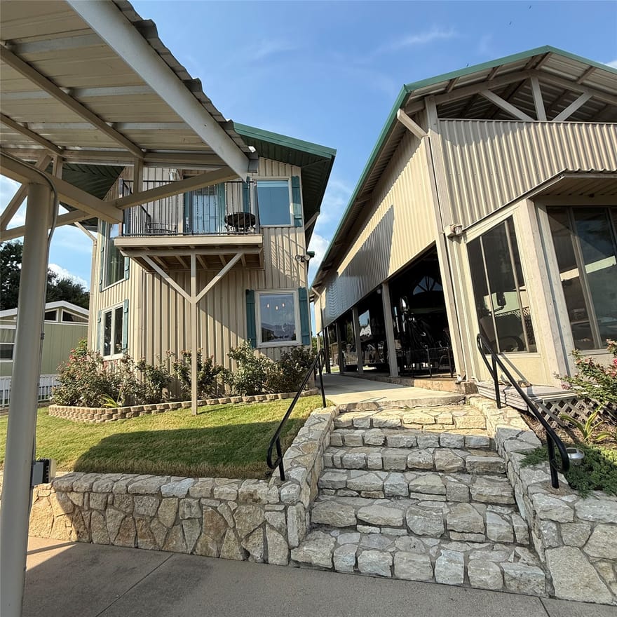 813 Brazos Harbor Circle, Granbury, Texas