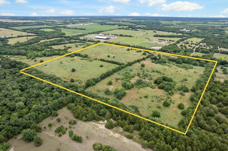 207 Possom Trot Hollow Road, Whitewright, Texas