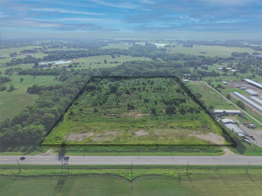 2632 N Center Street, Bonham, Texas