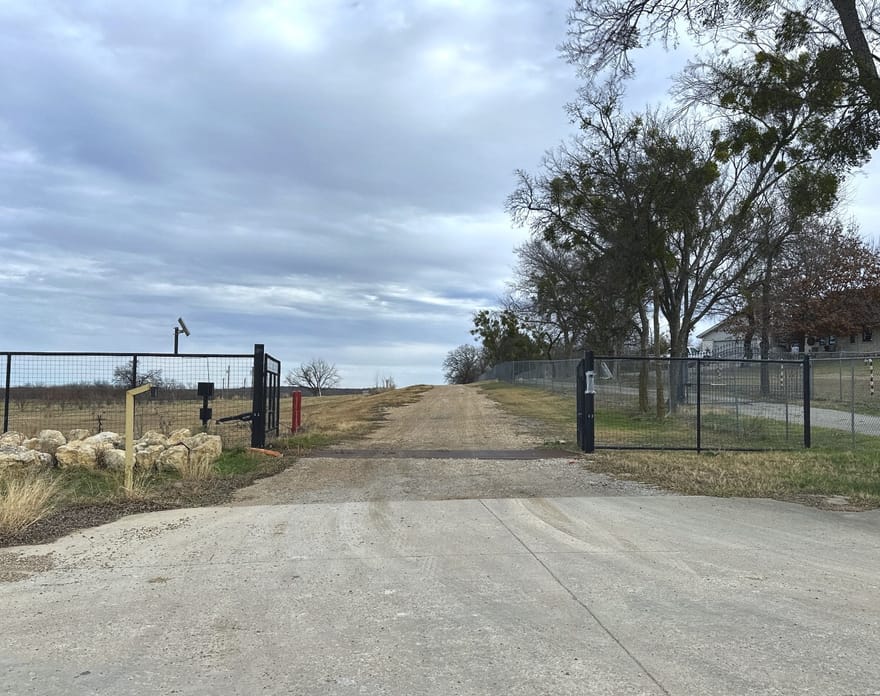 210 N Hurst Road, Burleson, Texas