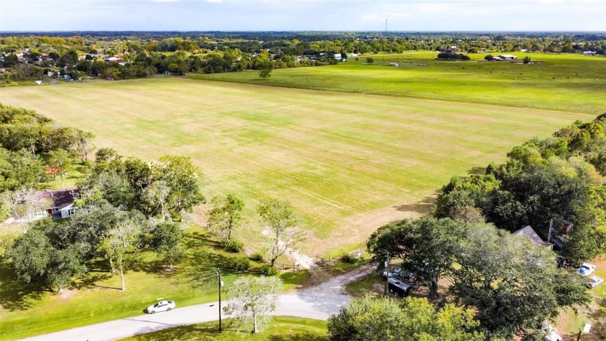 13801 Cedar Street, Santa Fe, Texas