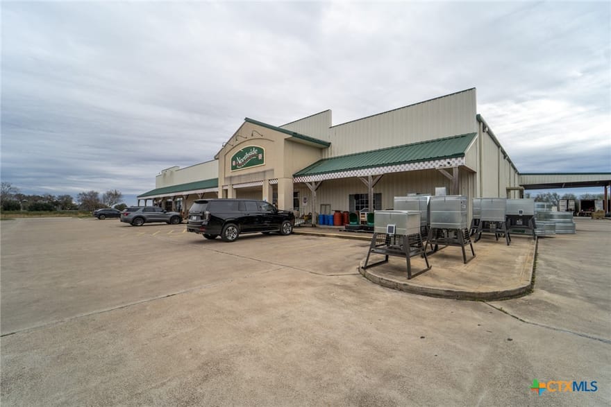 5705 N Main Street, Victoria, Texas