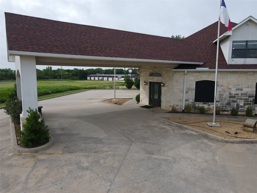 1700 Gallagher Drive, Sherman, Texas