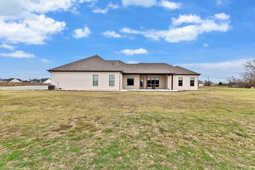 580 County Road 3422, Wills Point, Texas