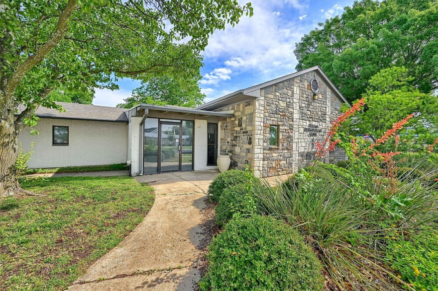 815 Pecan Grove Road, Sherman, Texas