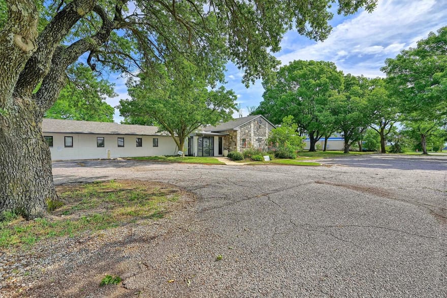 815 Pecan Grove Road, Sherman, Texas