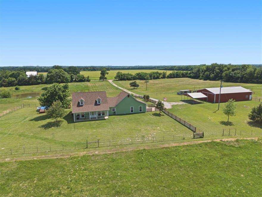 643 Cr 2992, Windom, Texas