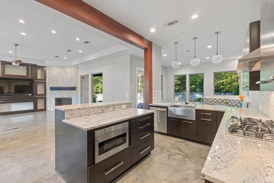 210 Mission Hills Drive, Lufkin, Texas