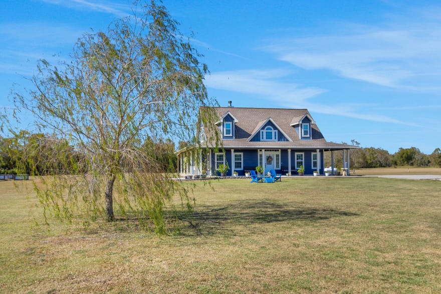 5850 Sh 61, Devers, Texas