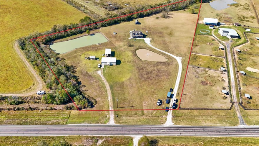 5850 Sh 61, Devers, Texas