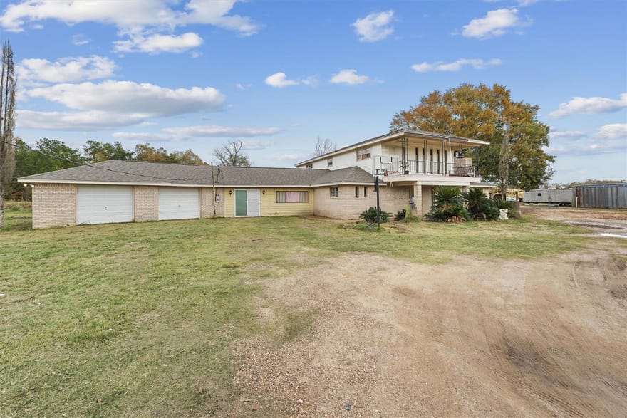 850 County Road 2145, Cleveland, Texas