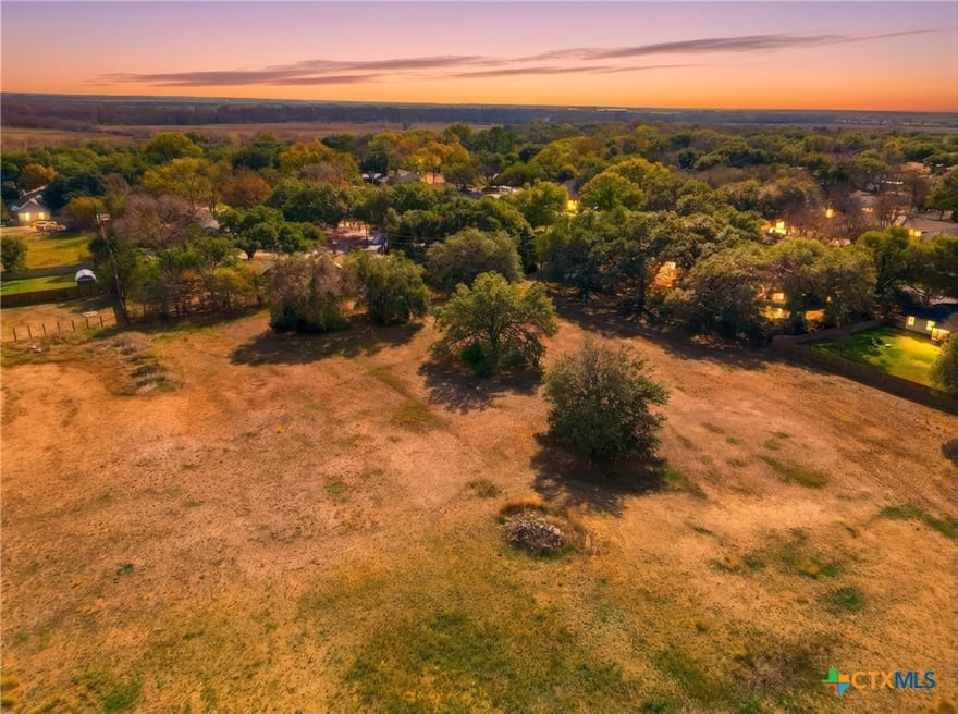 1800 Saint Louis Street, Gonzales, Texas