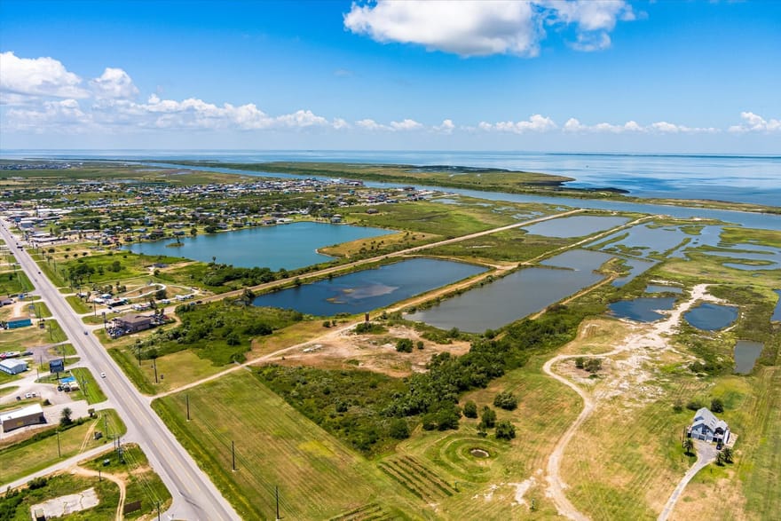 2131 Hwy 87, Crystal Beach, Texas