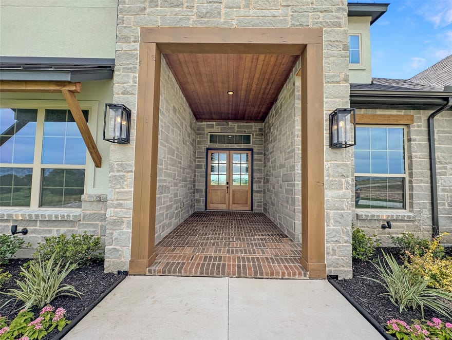 7435 S Aberdeen Drive, Cleburne, Texas