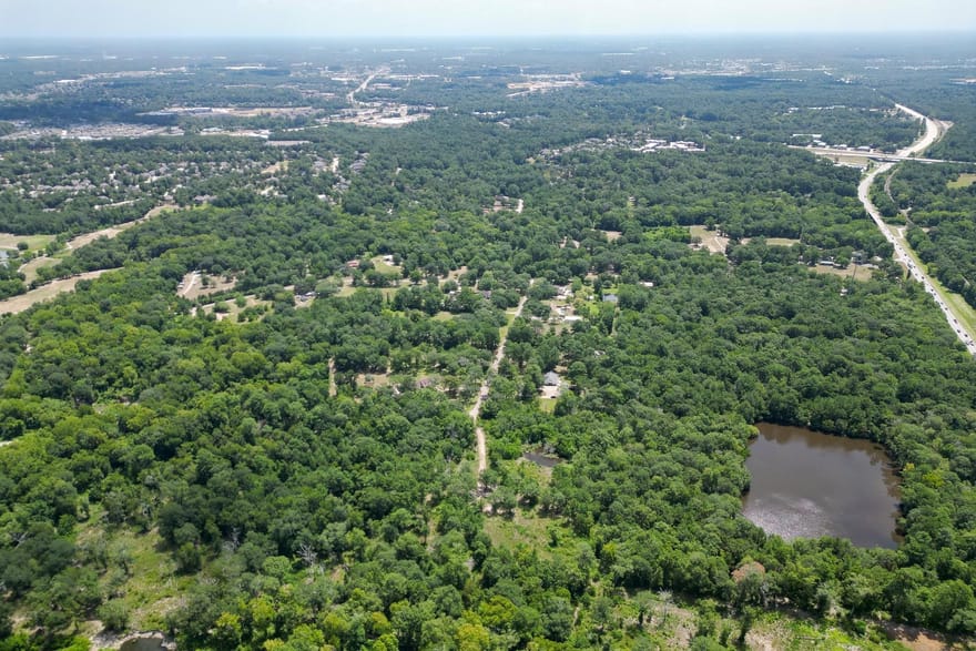 215 Garden West Road, Conroe, Texas