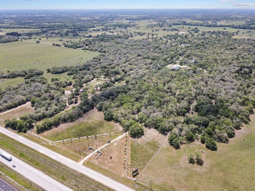 2512 Interstate 10, Weimar, Texas
