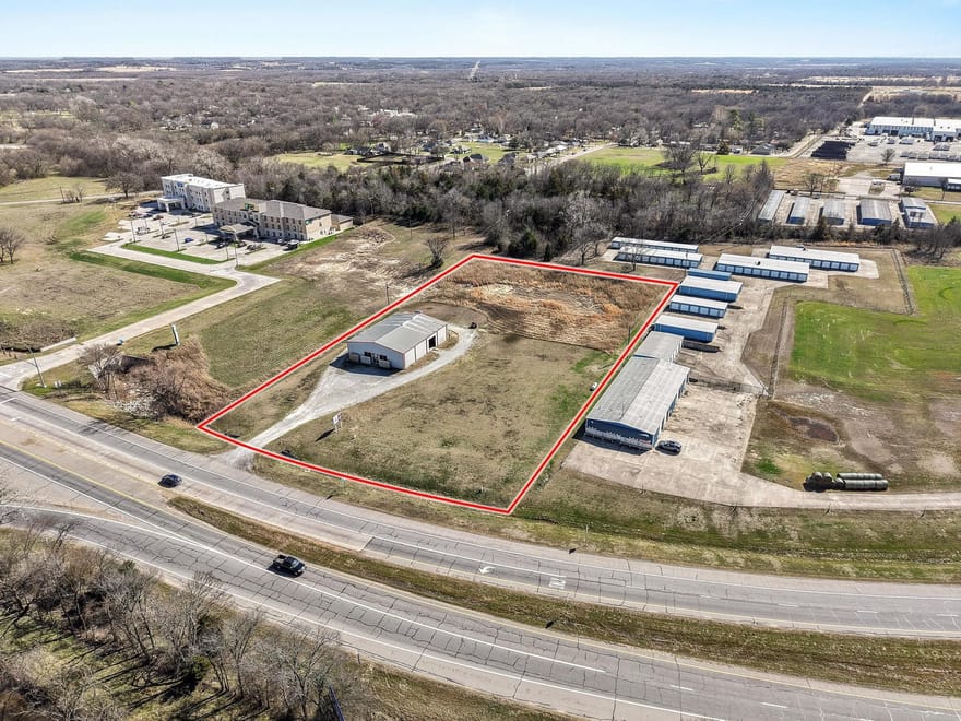 1301 W Sam Rayburn Drive, Bonham, Texas