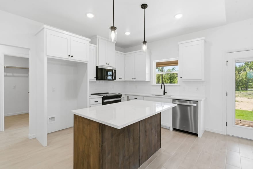 252 Yawney Drive, Lipan, Texas