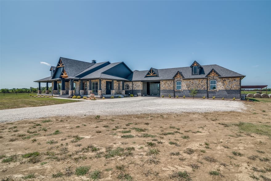 1010 Vz County Road 3415, Wills Point, Texas
