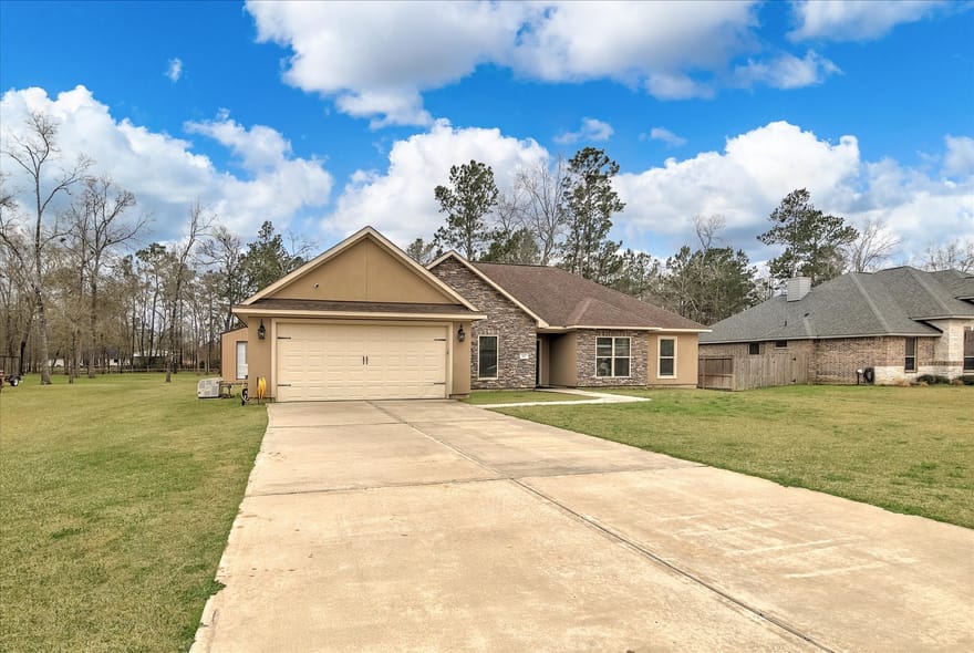 210 Road 662, Dayton, Texas